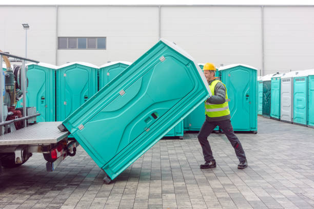 Best Portable Restroom Servicing (Cleaning and Restocking)  in Devine, TX